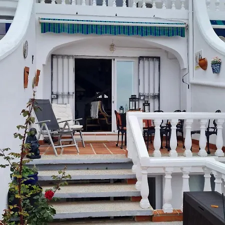 度假居 Jardines De 18 *